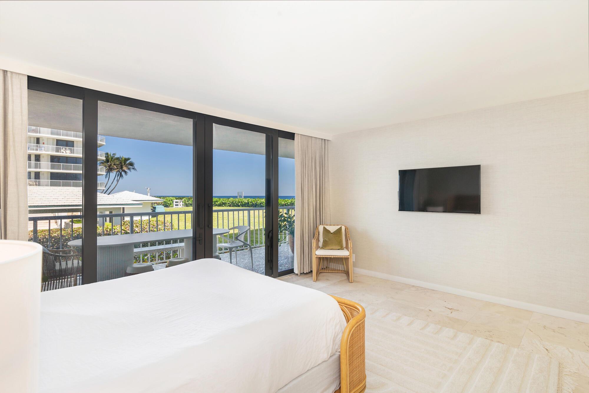 ENCLAVE OF PALM BEACH CON - Residential
