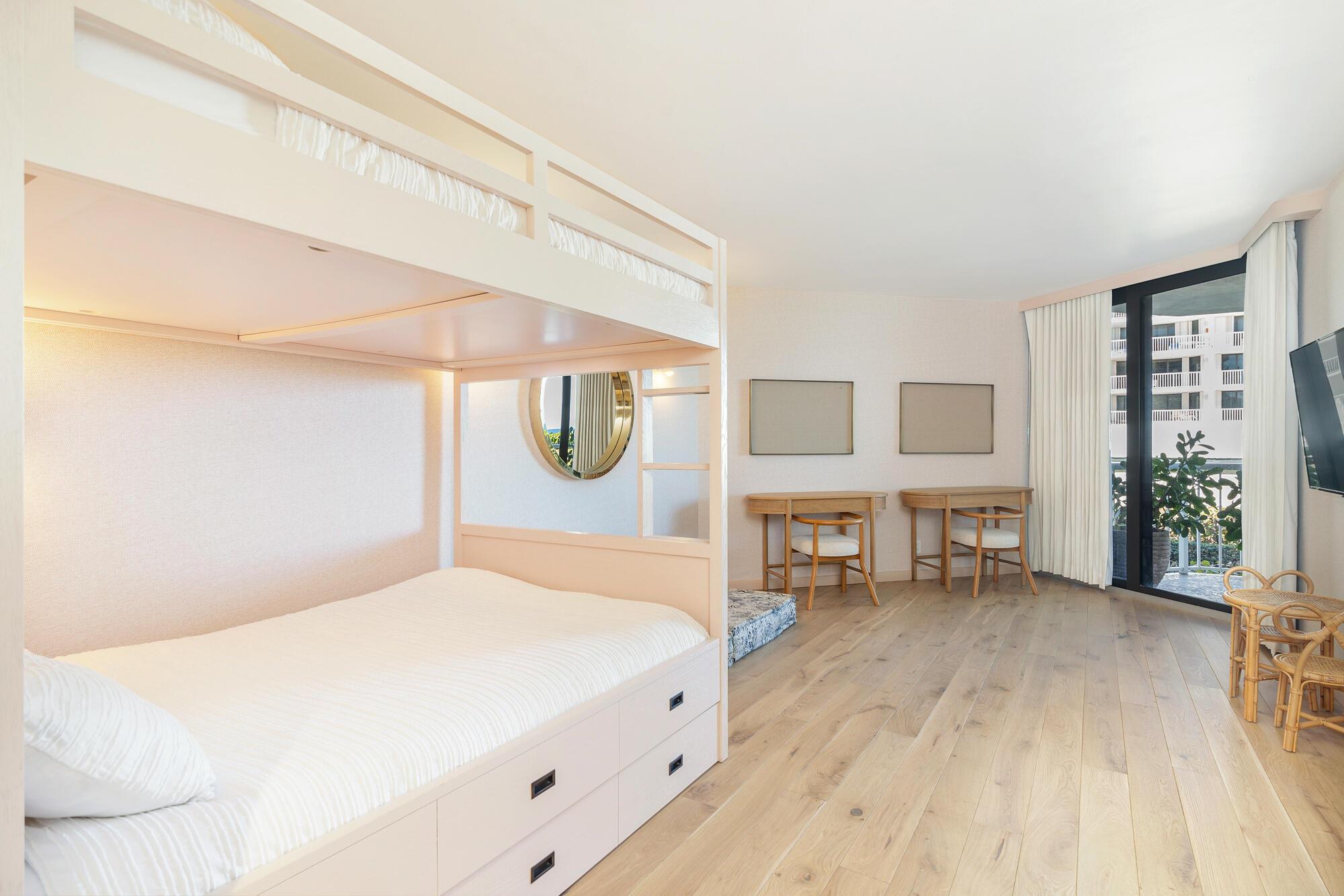 ENCLAVE OF PALM BEACH CON - Residential