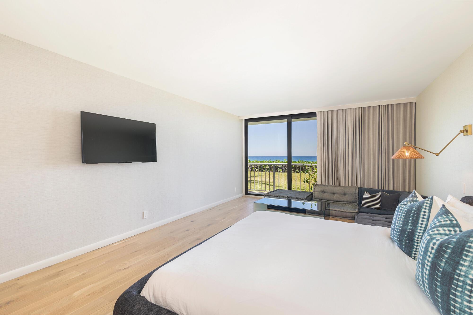ENCLAVE OF PALM BEACH CON - Residential