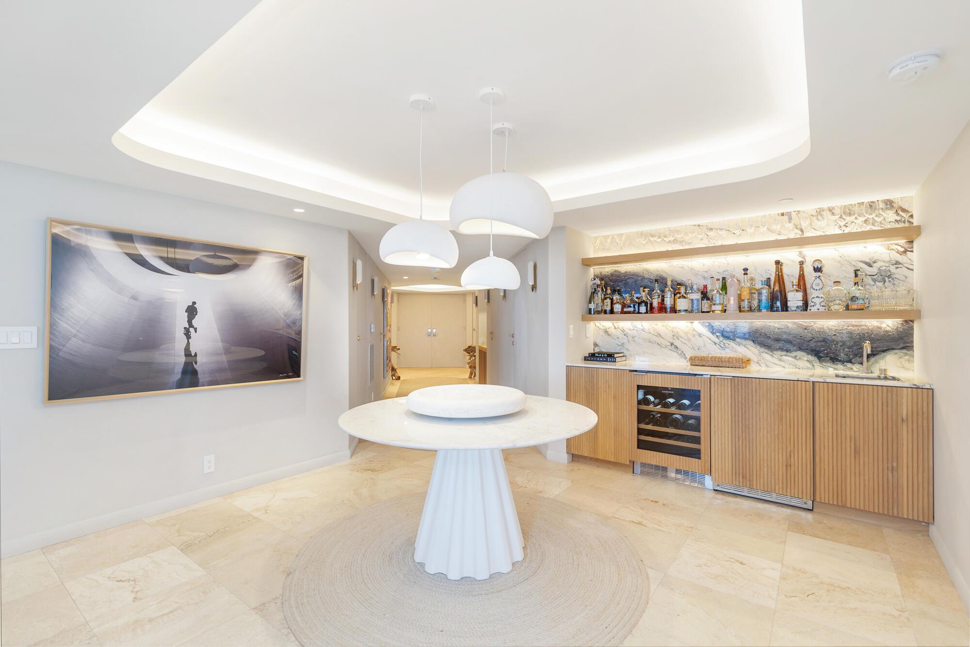ENCLAVE OF PALM BEACH CON - Residential