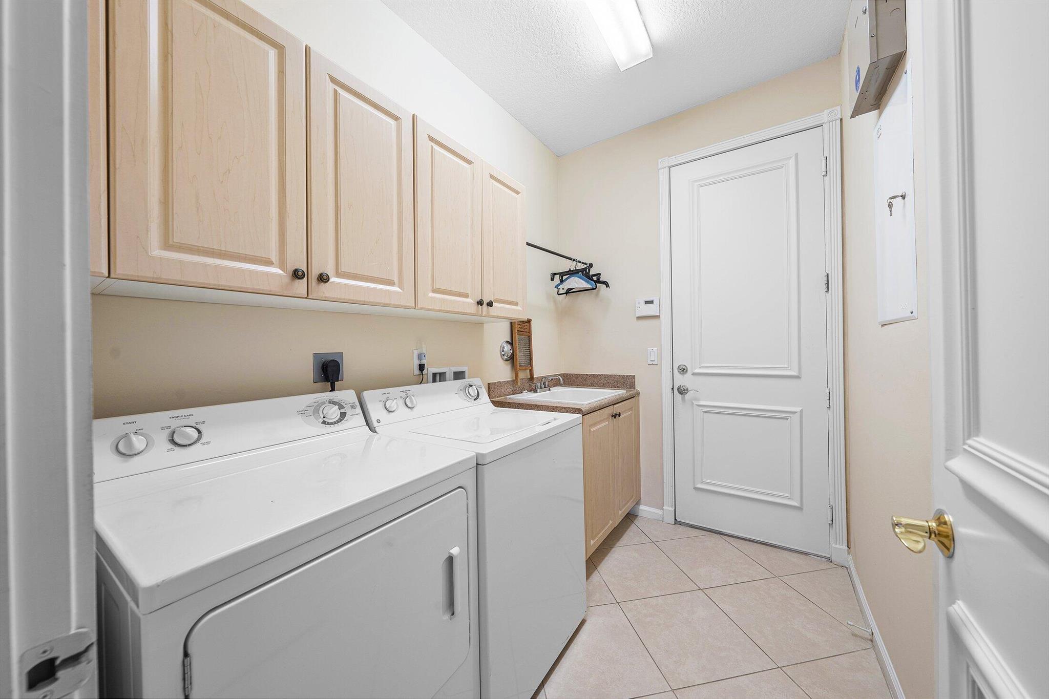 Valencia Pointe - Residential