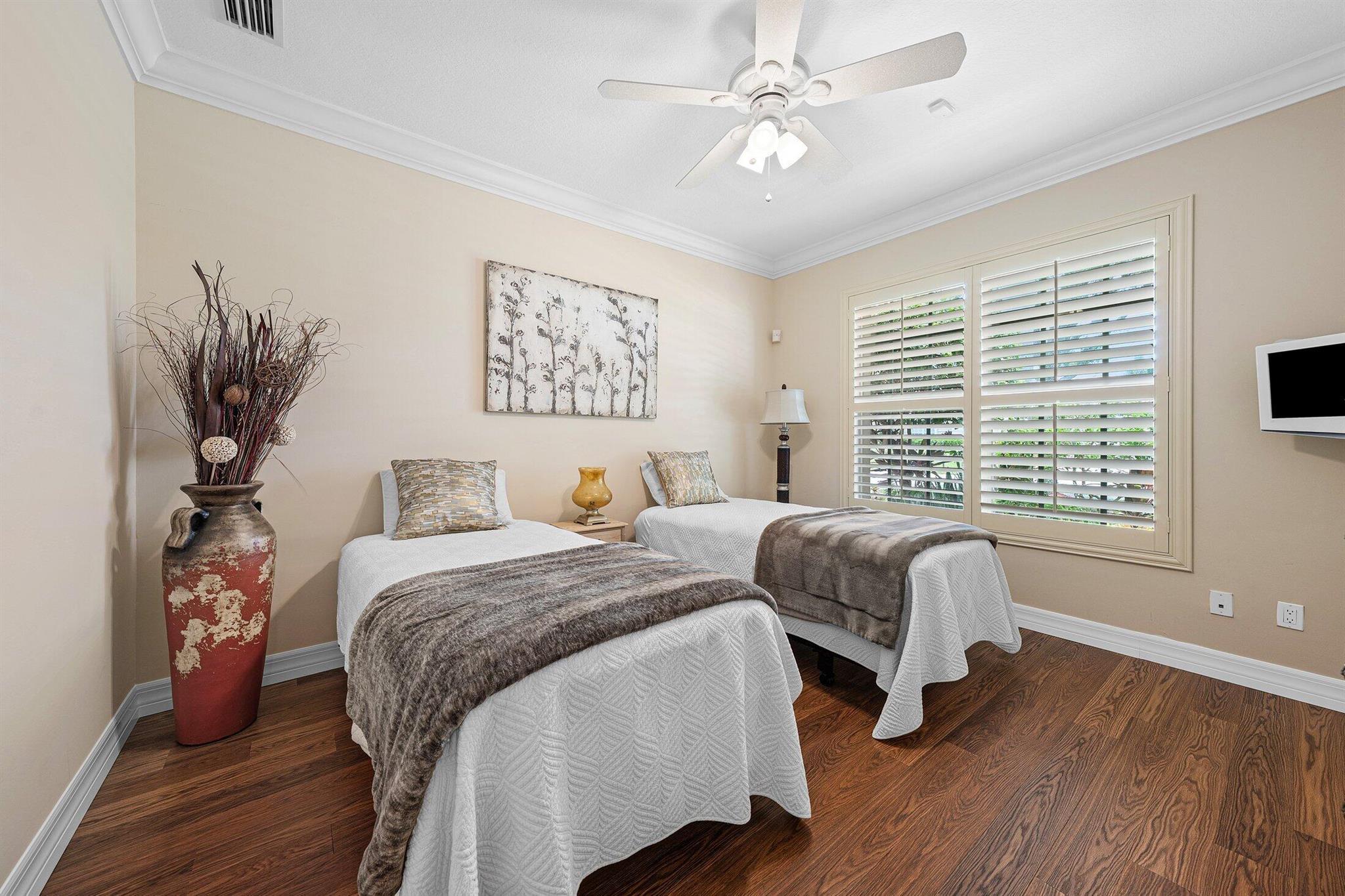 Valencia Pointe - Residential