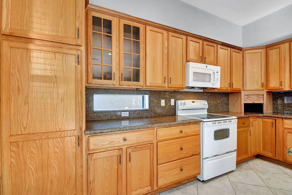 Photo of 1025 Grove Park Circle, Boynton Beach, FL 33437 (MLS # R11047878)