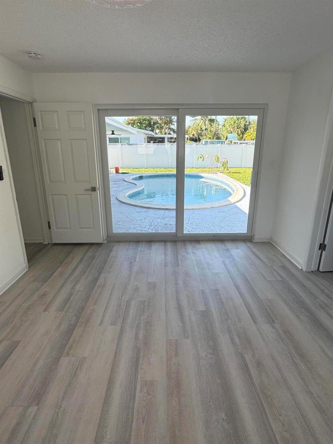 28 SW 9th Avenue