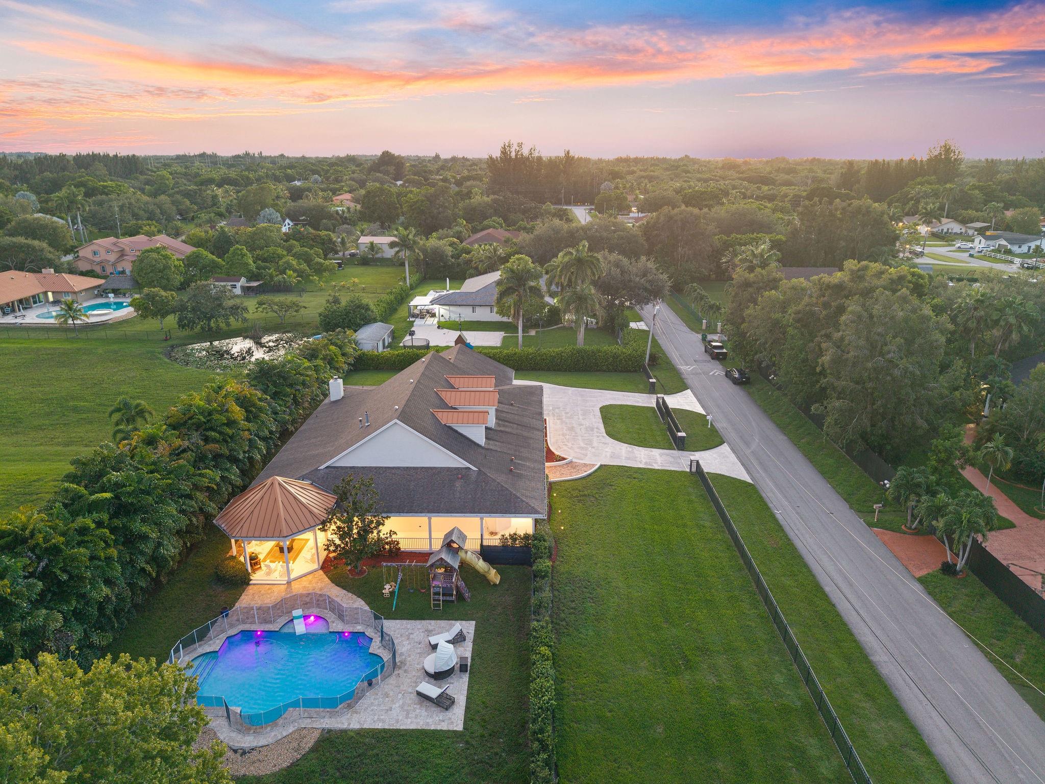 GREEN MEADOWS - Residential