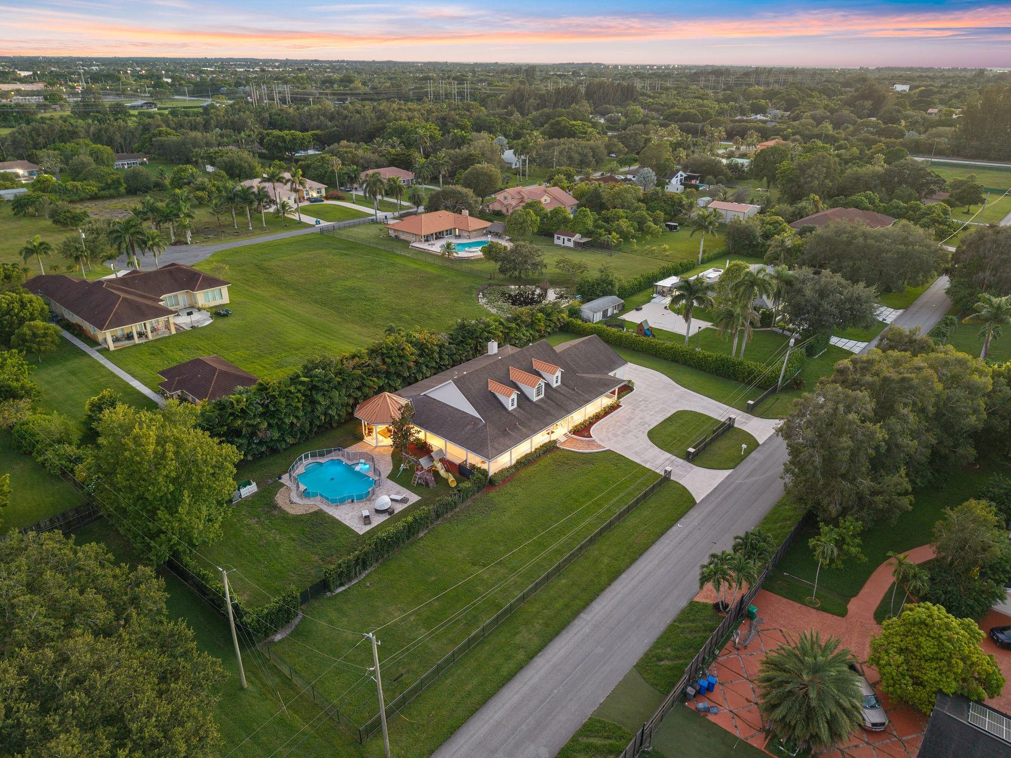 GREEN MEADOWS - Residential