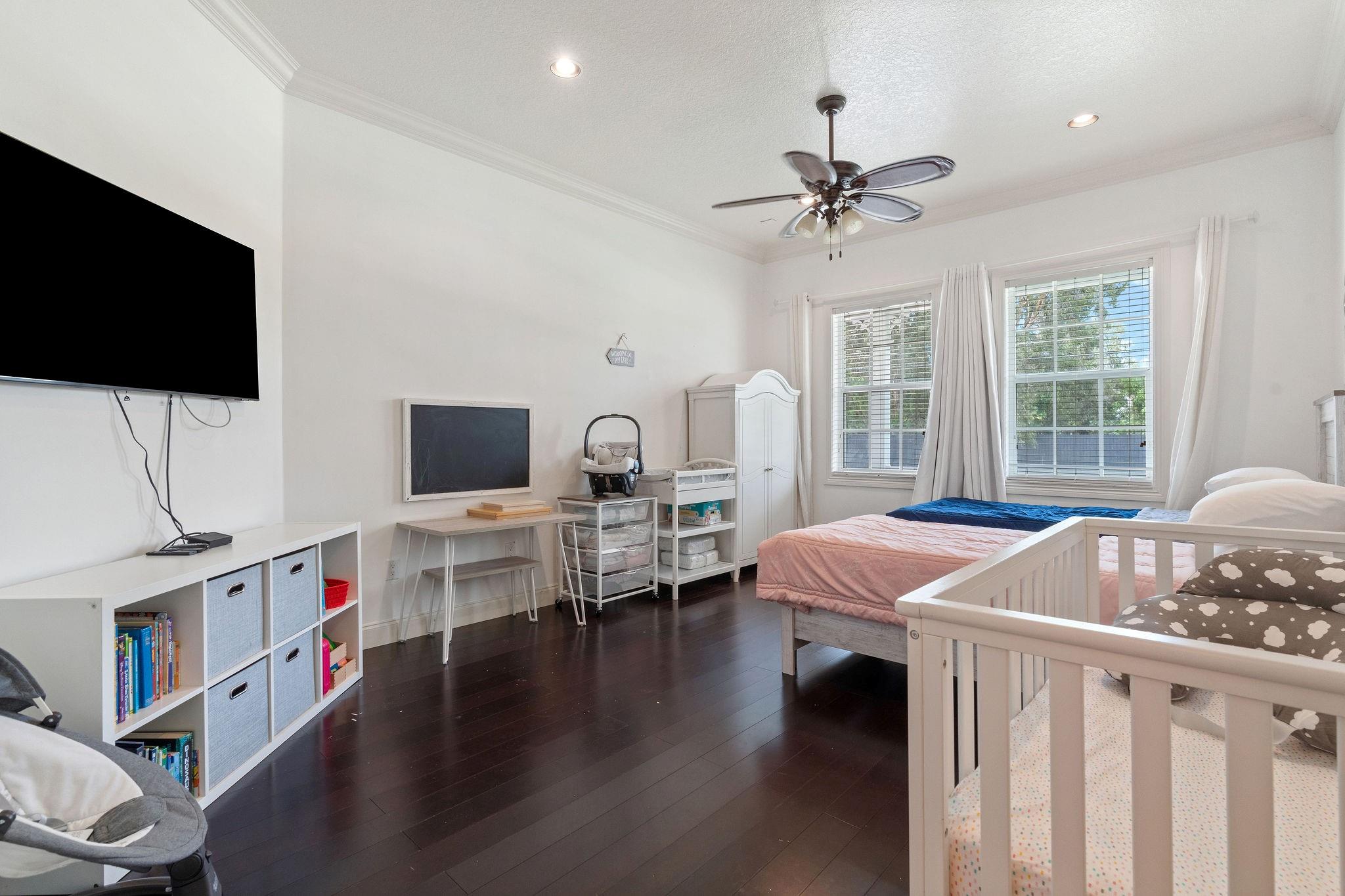 GREEN MEADOWS - Residential