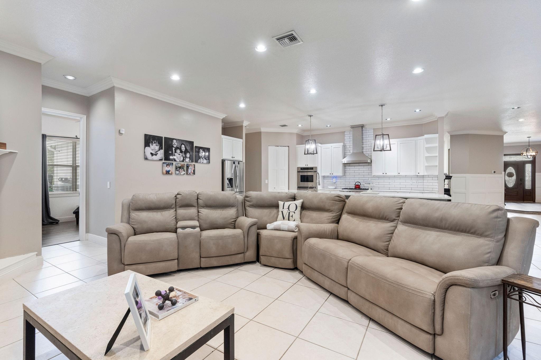 GREEN MEADOWS - Residential