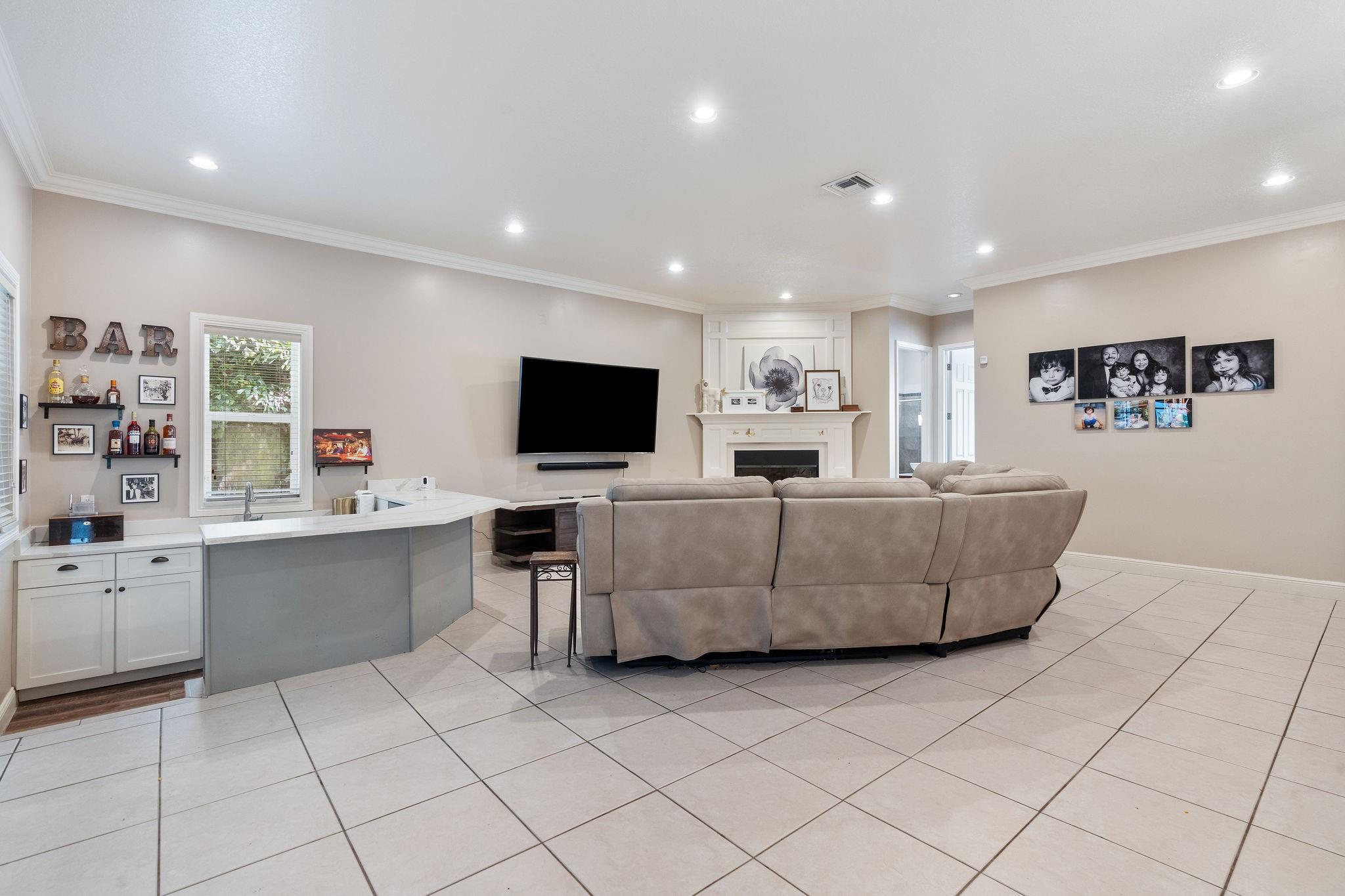 GREEN MEADOWS - Residential