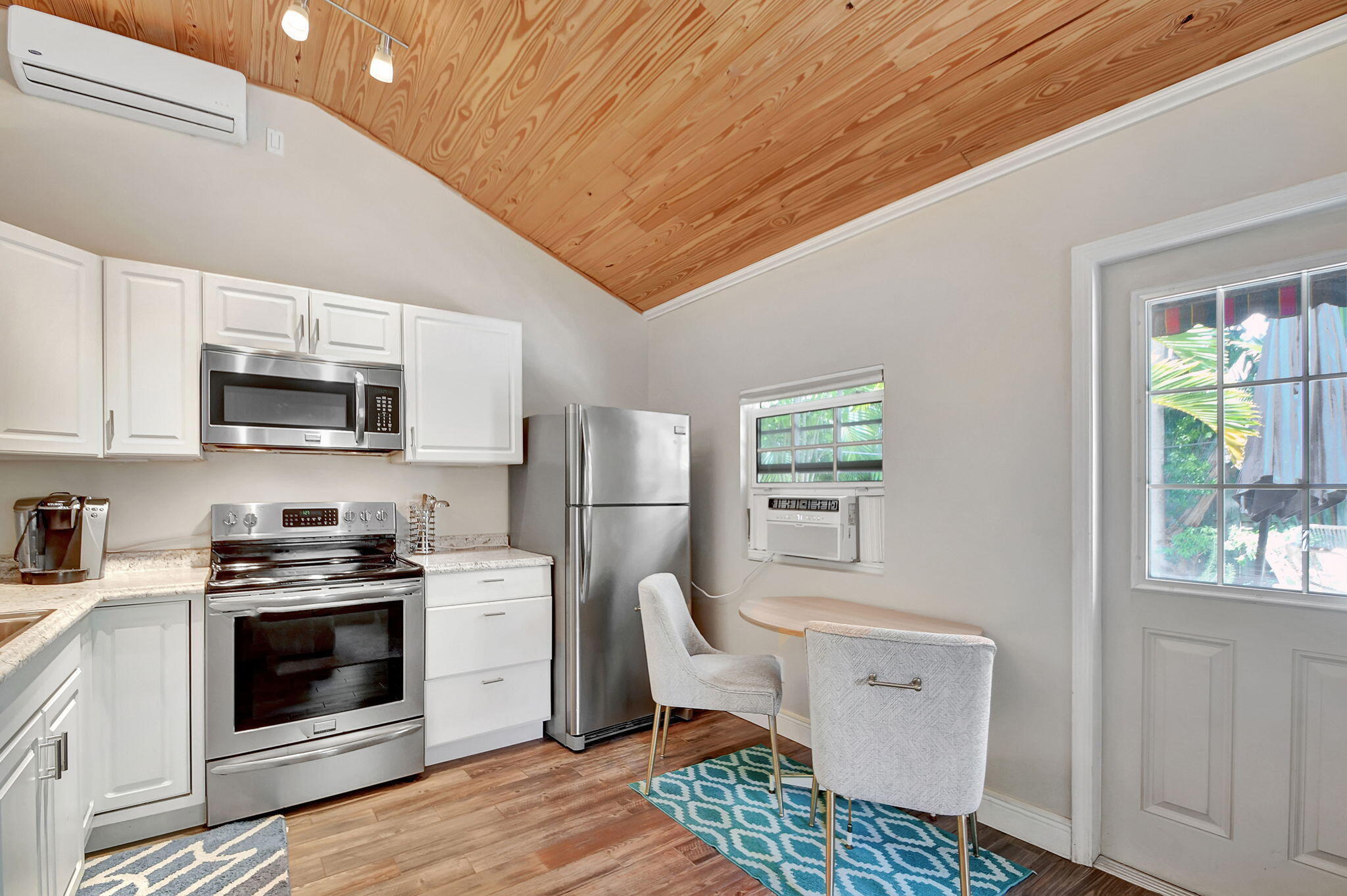 GRANDVIEW HEIGHTS - Residential Lease