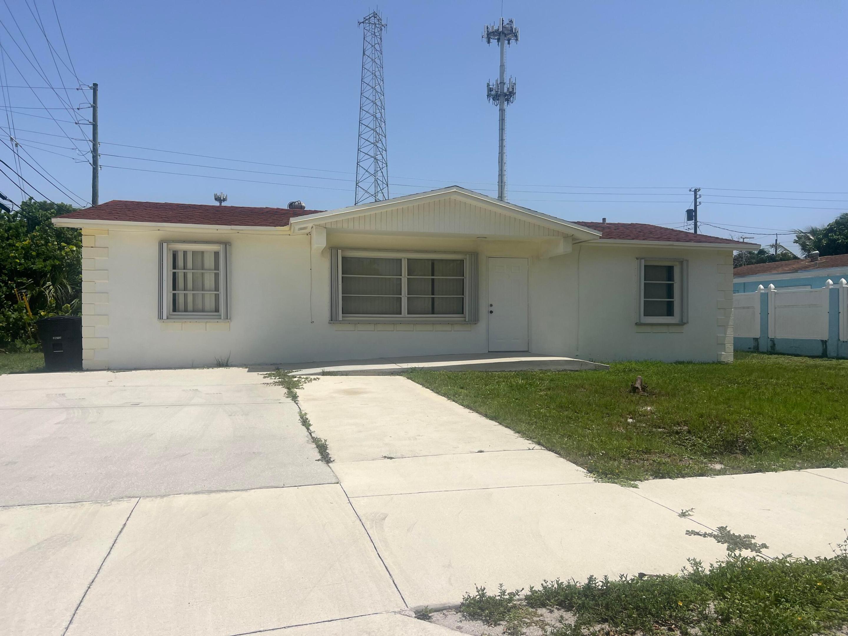 Photo 1 of 1 — 816 24th Avenue N, Lake Worth Beach, FL 33460