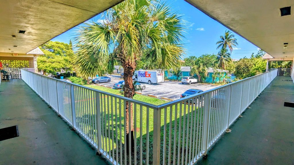 Photo of 2301 SE 4th Street #11, Boynton Beach, FL 33435 (MLS # R10992707)