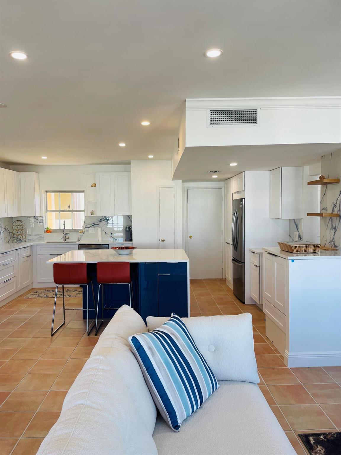 LA BONNE VIE CONDO - Residential Lease