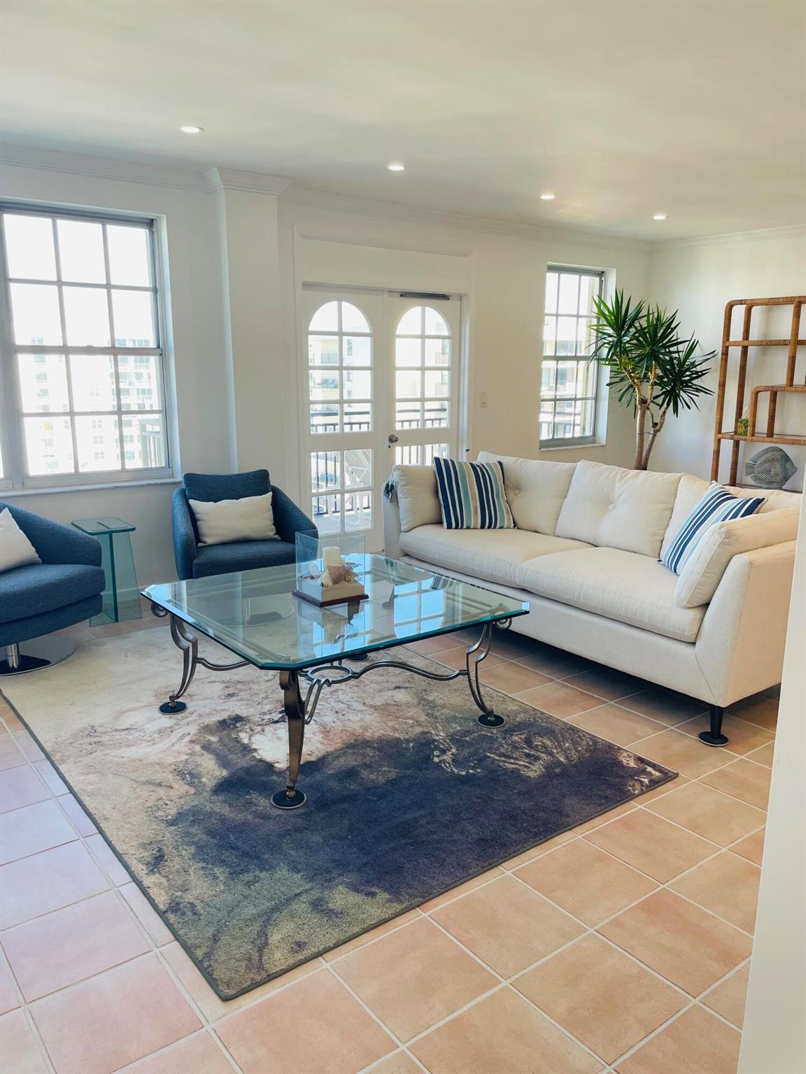 LA BONNE VIE CONDO - Residential Lease