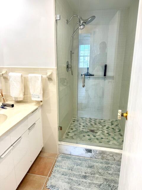 LA BONNE VIE CONDO - Residential Lease