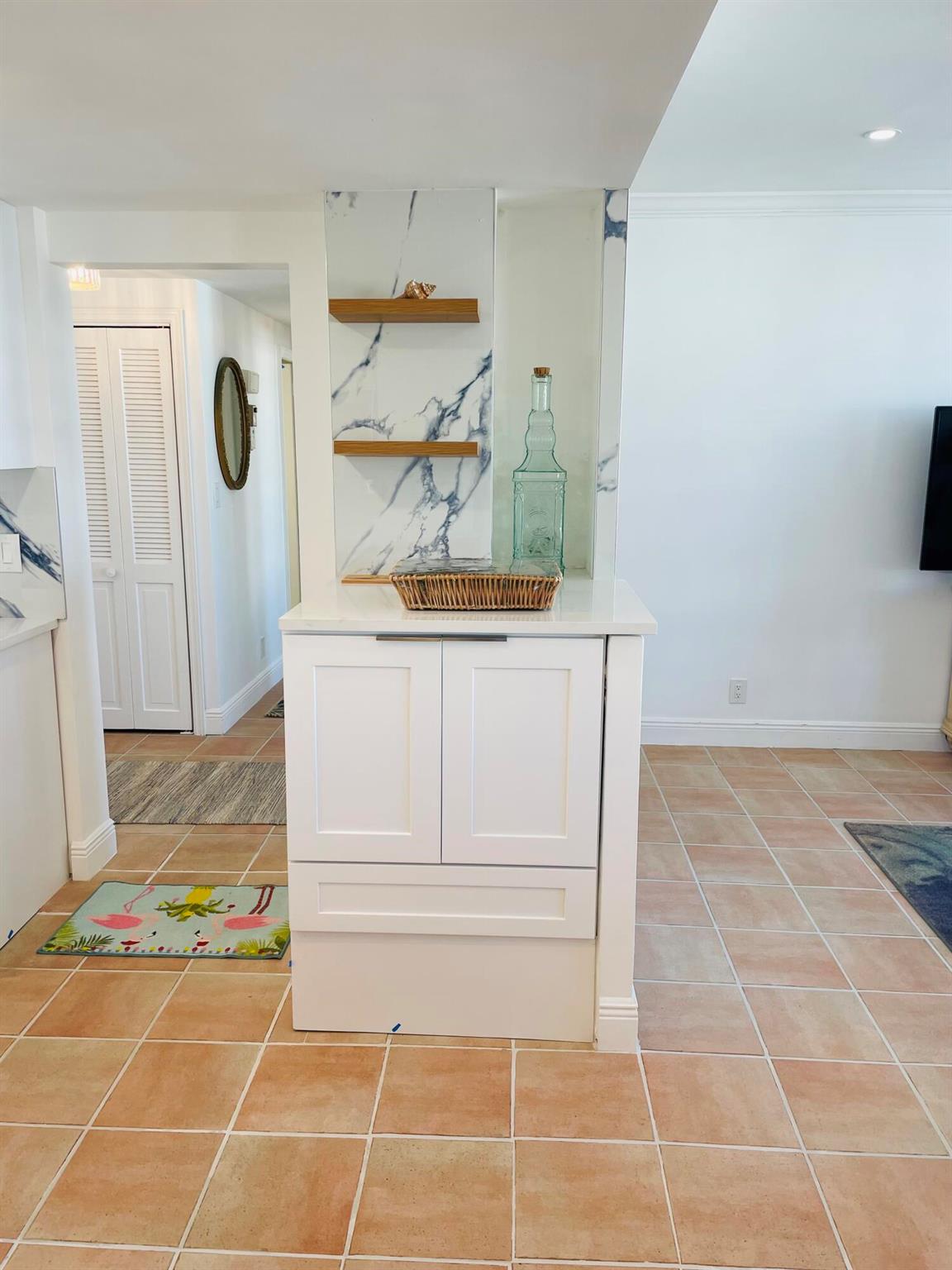 LA BONNE VIE CONDO - Residential Lease