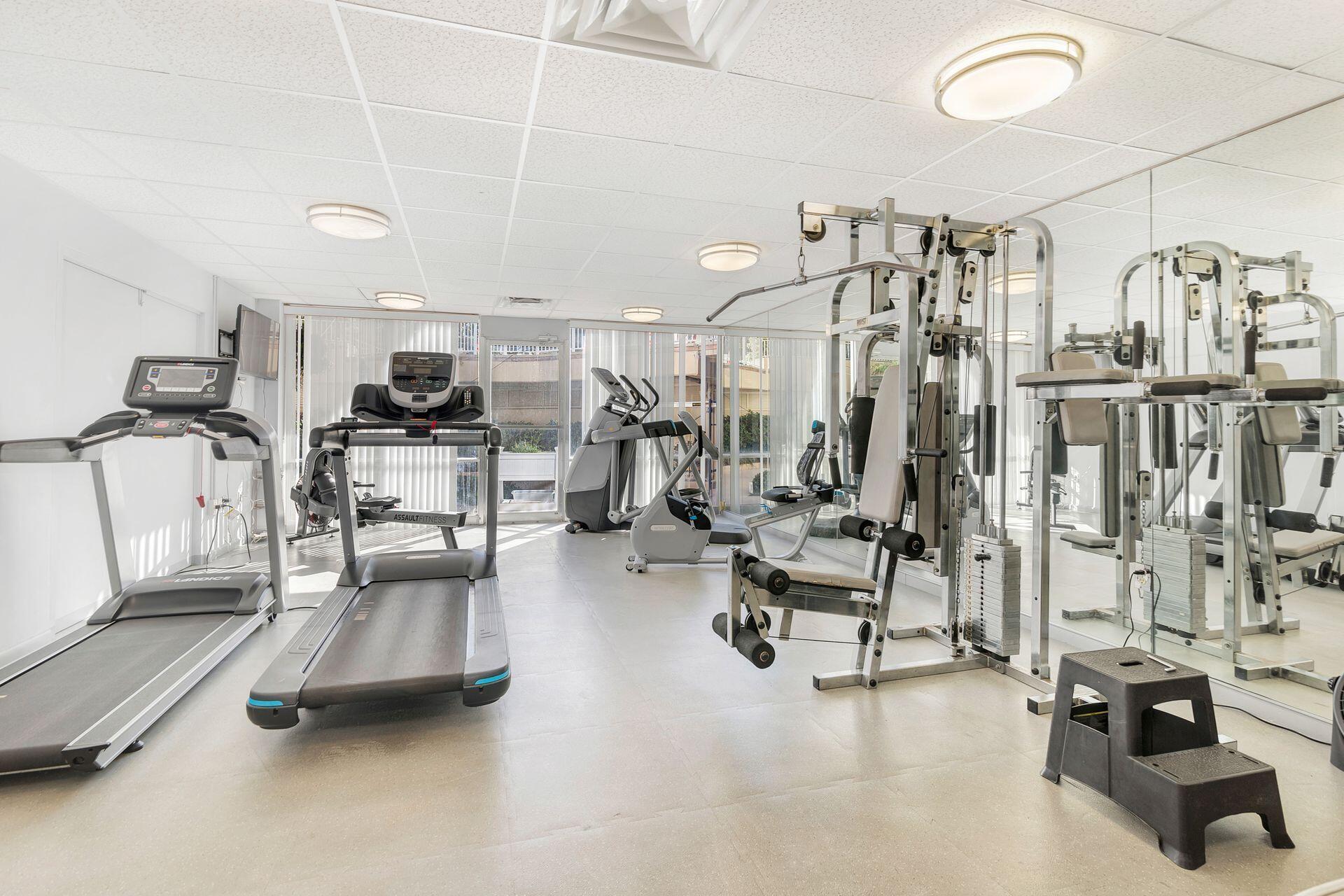 LA BONNE VIE CONDO - Residential Lease