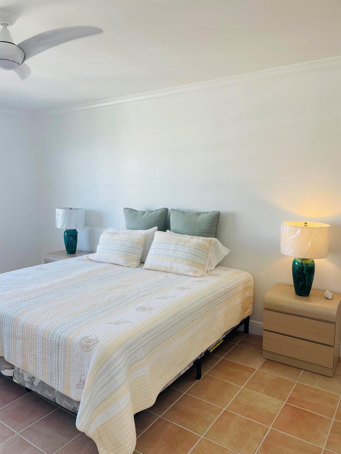 LA BONNE VIE CONDO - Residential Lease