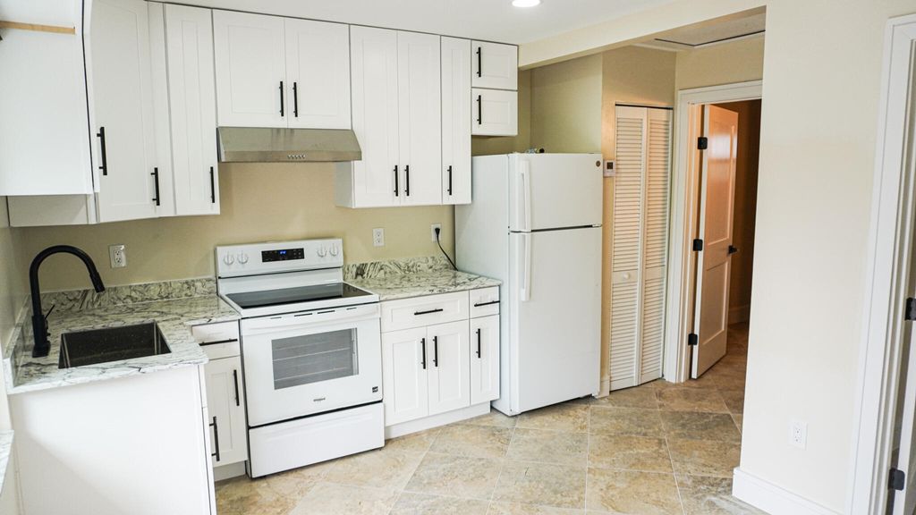 Photo of 1502 Avenue I #B, Fort Pierce, FL 34950 (MLS # R11159641)