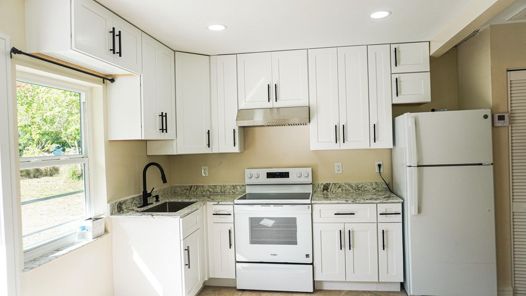 Photo of 1502 Avenue I #B, Fort Pierce, FL 34950 (MLS # R11159641)