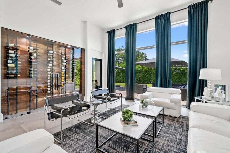 8163 Lakeview Drive