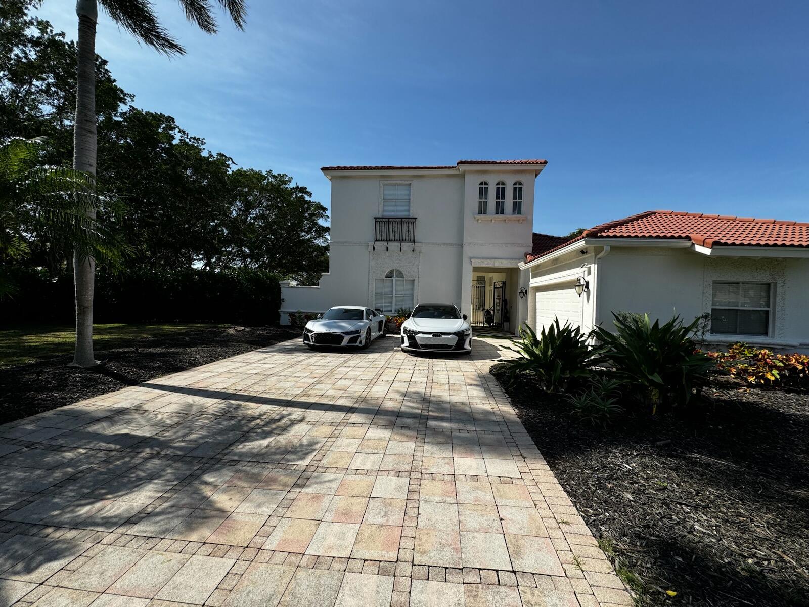 8163 Lakeview Drive