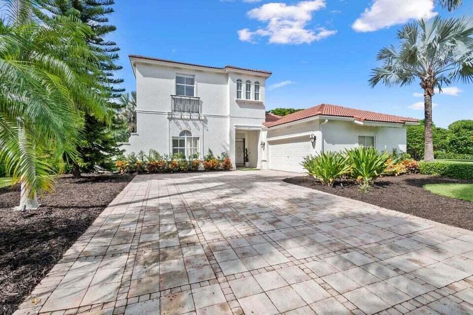 8163 Lakeview Drive