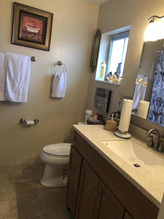 CRESTHAVEN VILLAS 6 CONDO - Residential