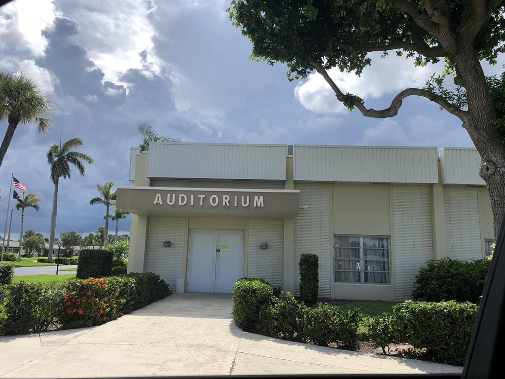 CRESTHAVEN VILLAS 6 CONDO - Residential