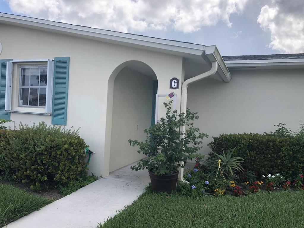 CRESTHAVEN VILLAS 6 CONDO - Residential