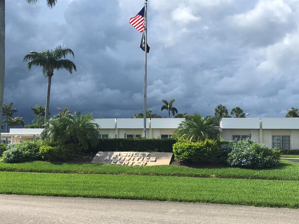 CRESTHAVEN VILLAS 6 CONDO - Residential