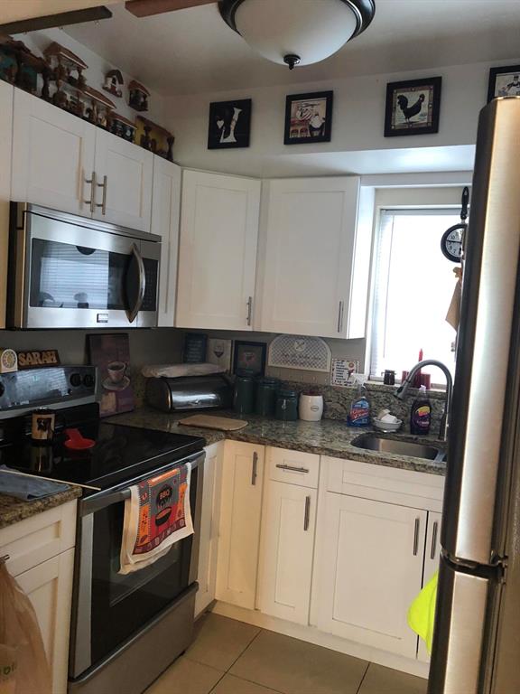 CRESTHAVEN VILLAS 6 CONDO - Residential