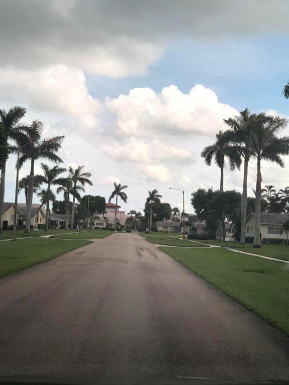 CRESTHAVEN VILLAS 6 CONDO - Residential