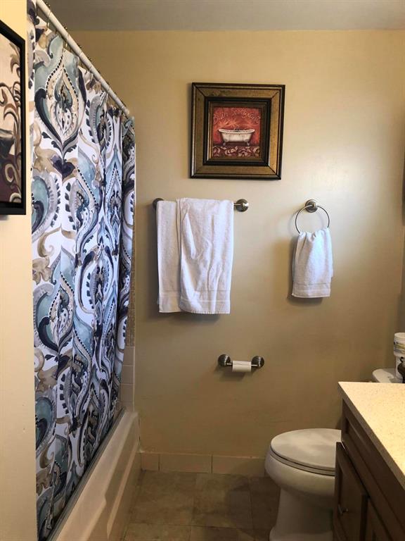 CRESTHAVEN VILLAS 6 CONDO - Residential