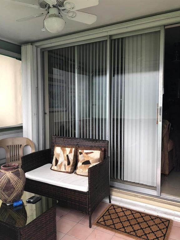 CRESTHAVEN VILLAS 6 CONDO - Residential