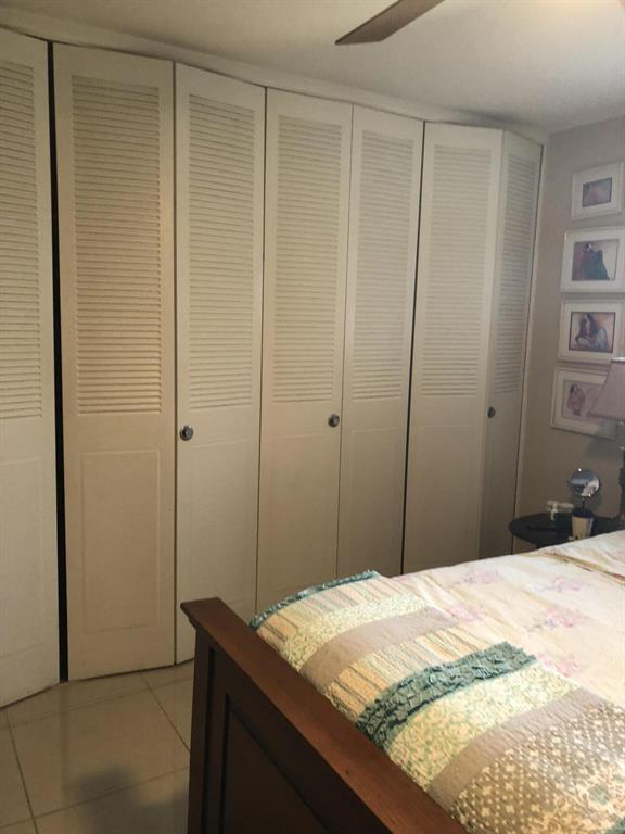 CRESTHAVEN VILLAS 6 CONDO - Residential