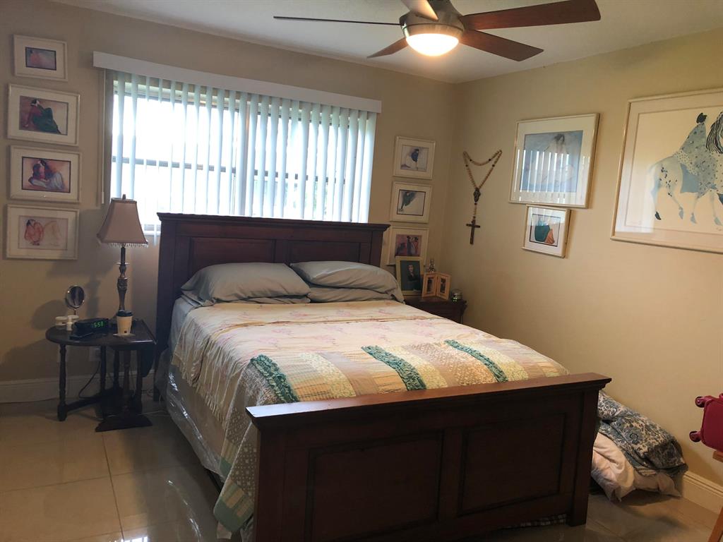 CRESTHAVEN VILLAS 6 CONDO - Residential