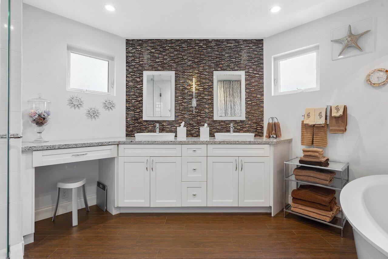 GOLDEN HARBOUR - Residential