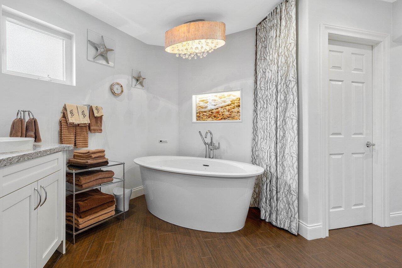 GOLDEN HARBOUR - Residential