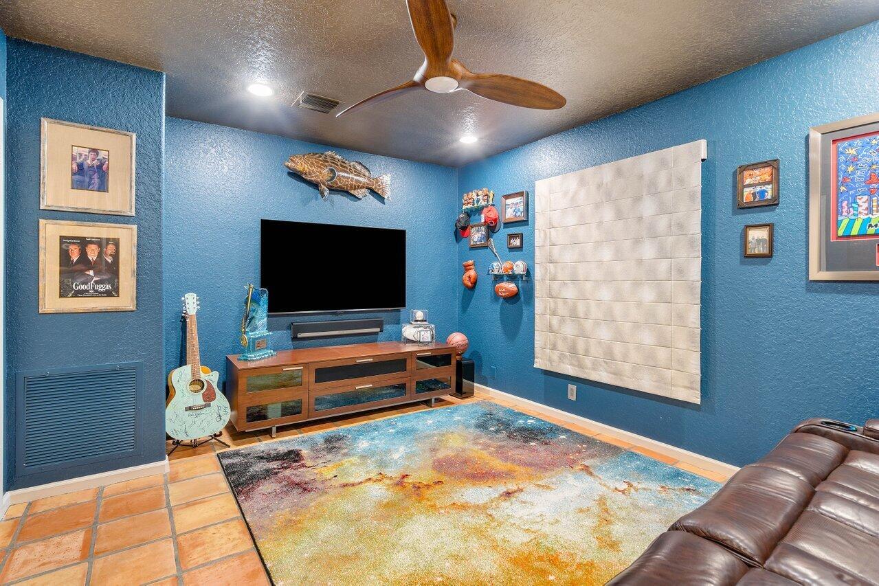 GOLDEN HARBOUR - Residential