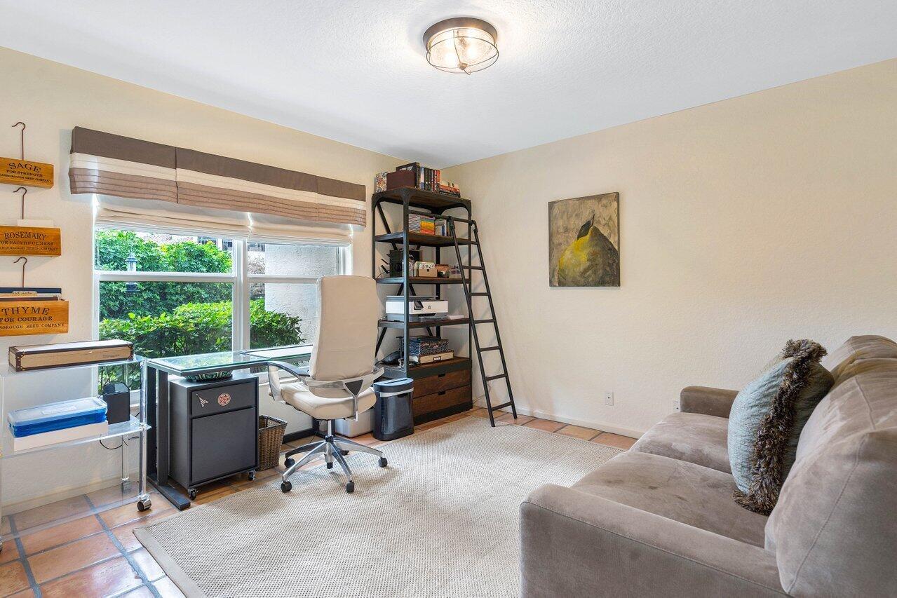 GOLDEN HARBOUR - Residential