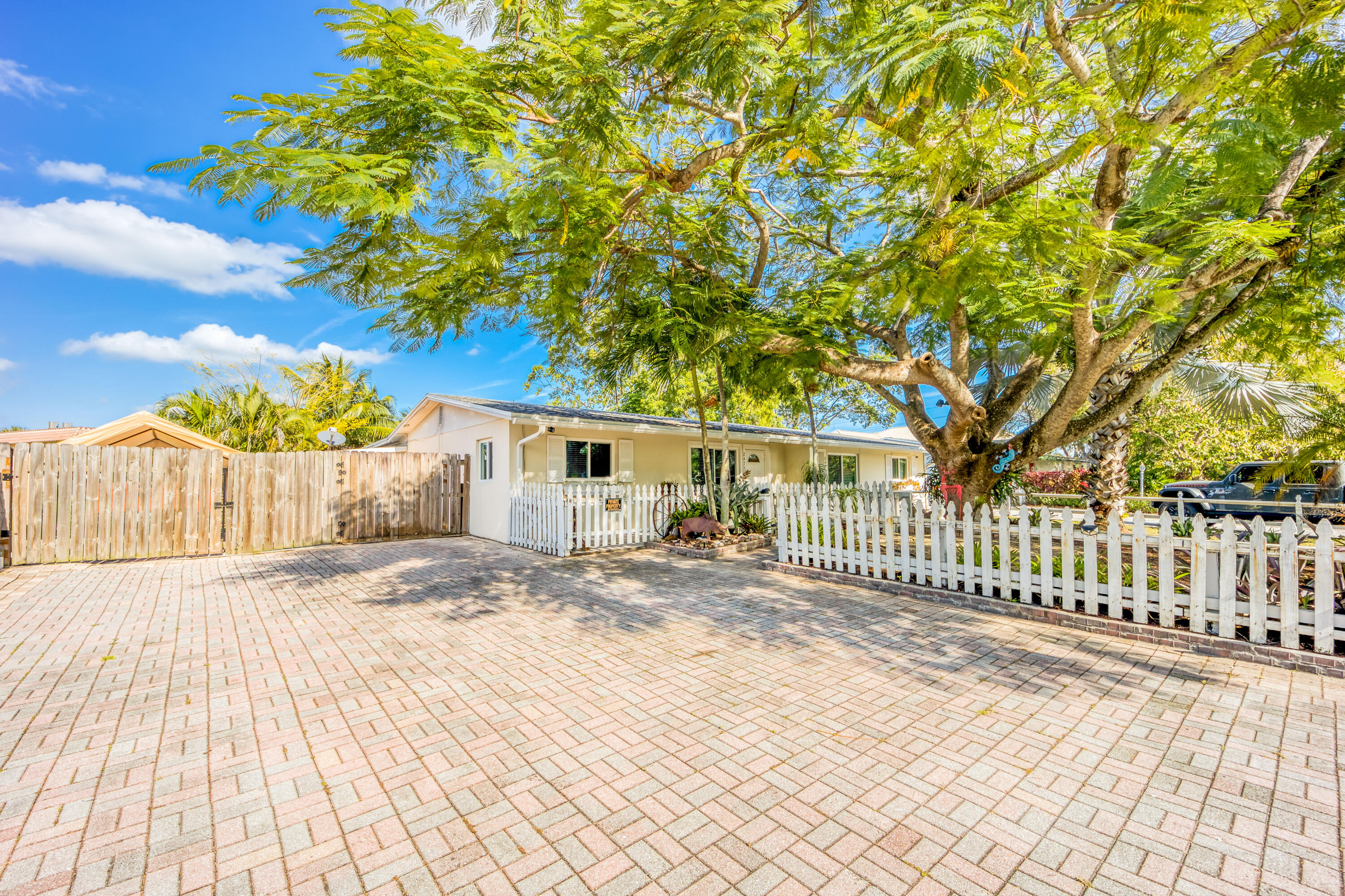 FISHERMANS HIDEAWAY SECTION ONE - Residential