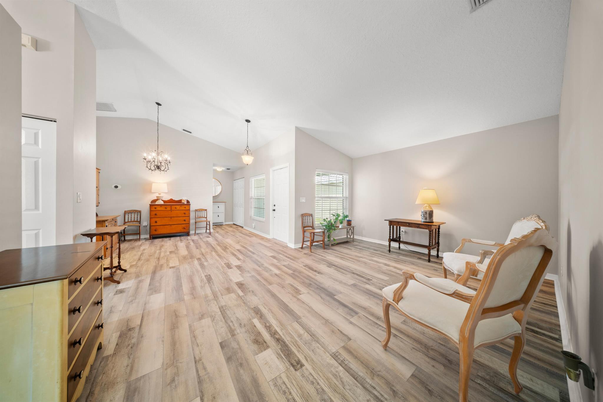 MILL CREEK AT MARTIN DOWN - Residential