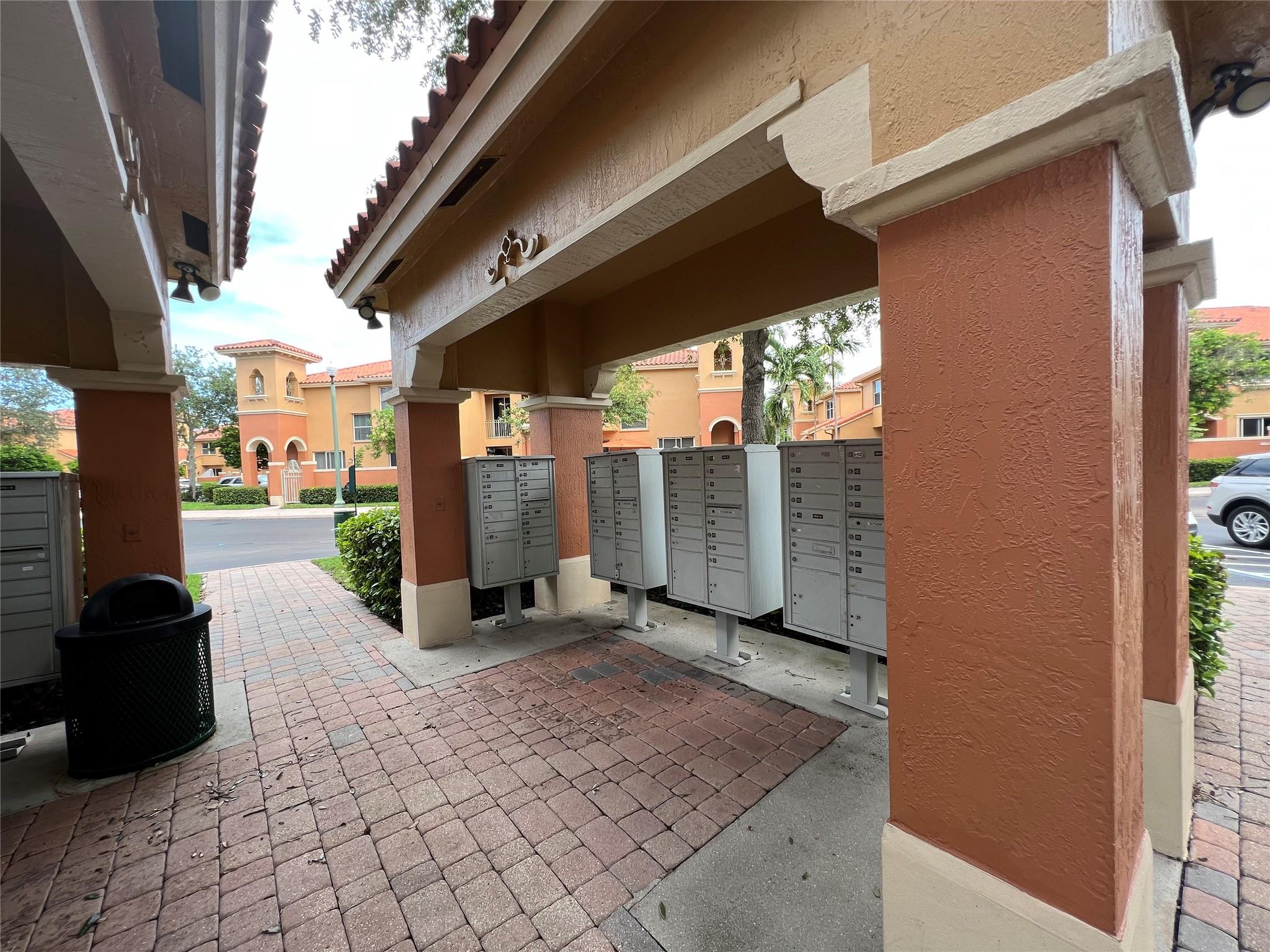 VILLAS AT HARBOR ISLES - Residential Lease