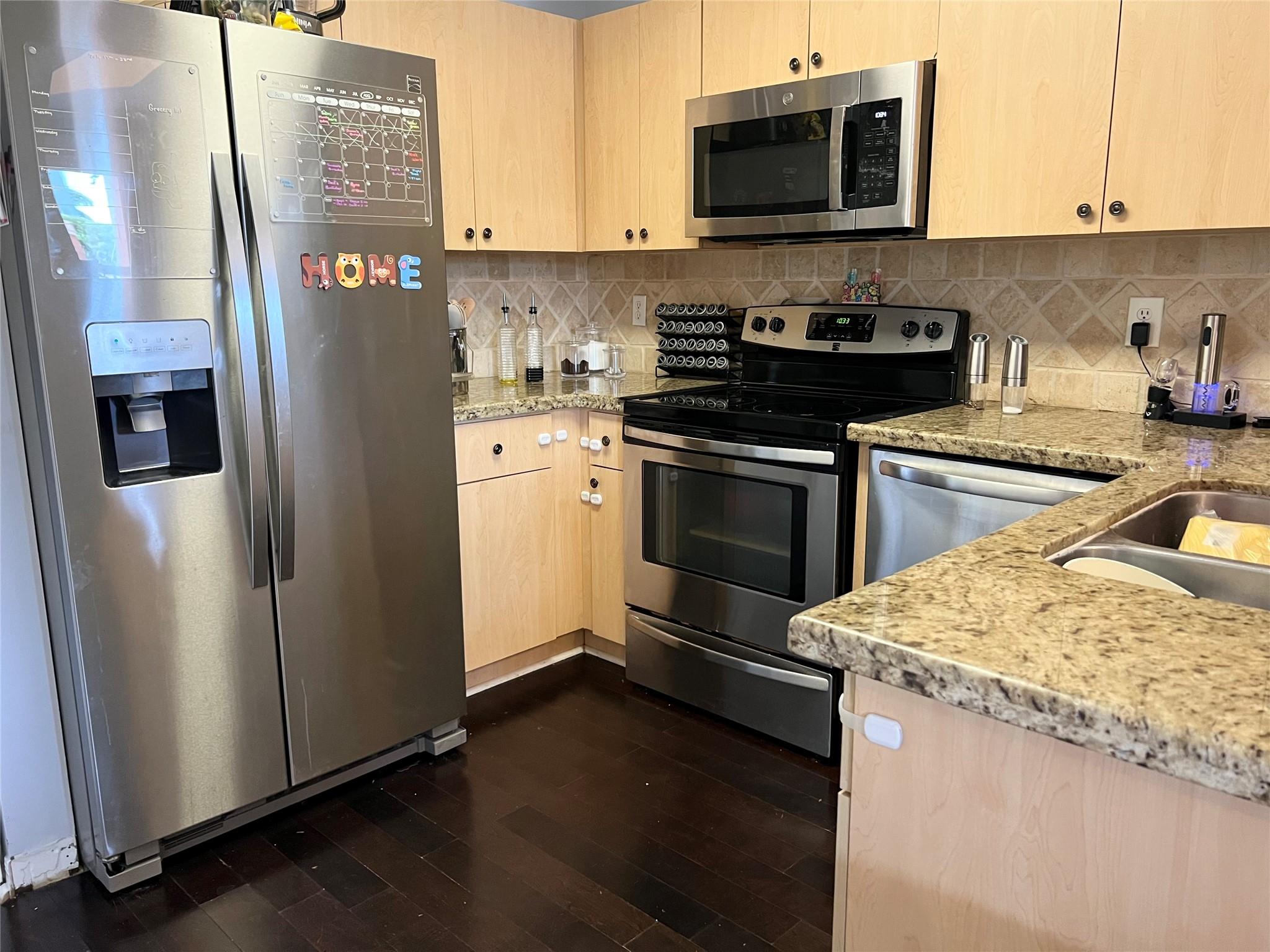 VILLAS AT HARBOR ISLES - Residential Lease