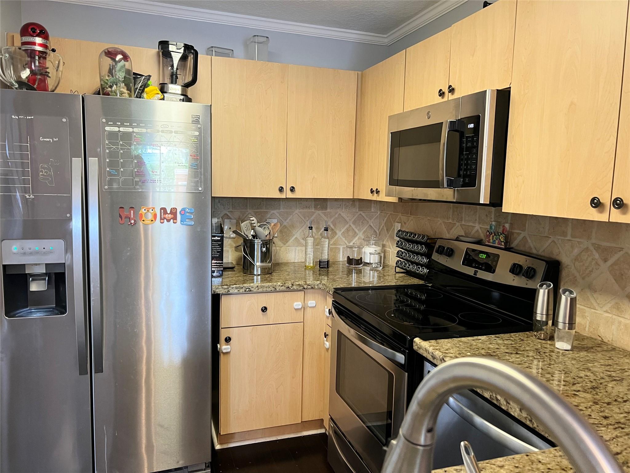 VILLAS AT HARBOR ISLES - Residential Lease
