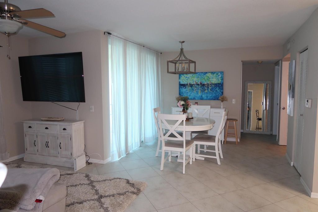 Photo of 301 Villa Circle, Boynton Beach, FL 33435 (MLS # R11014597)
