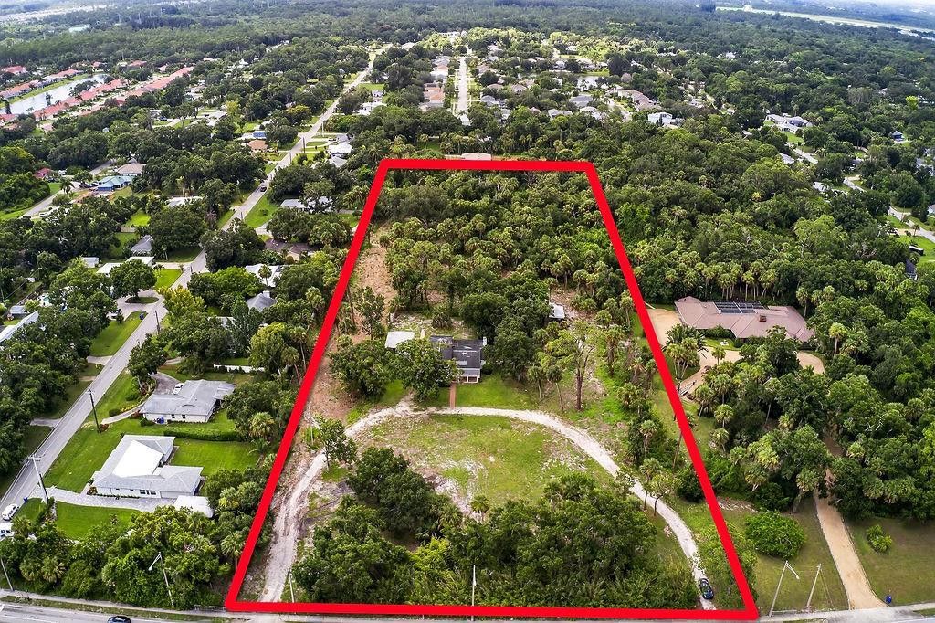 Photo of 5240 20th Street, Vero Beach, FL 32966 (MLS # F10502094)