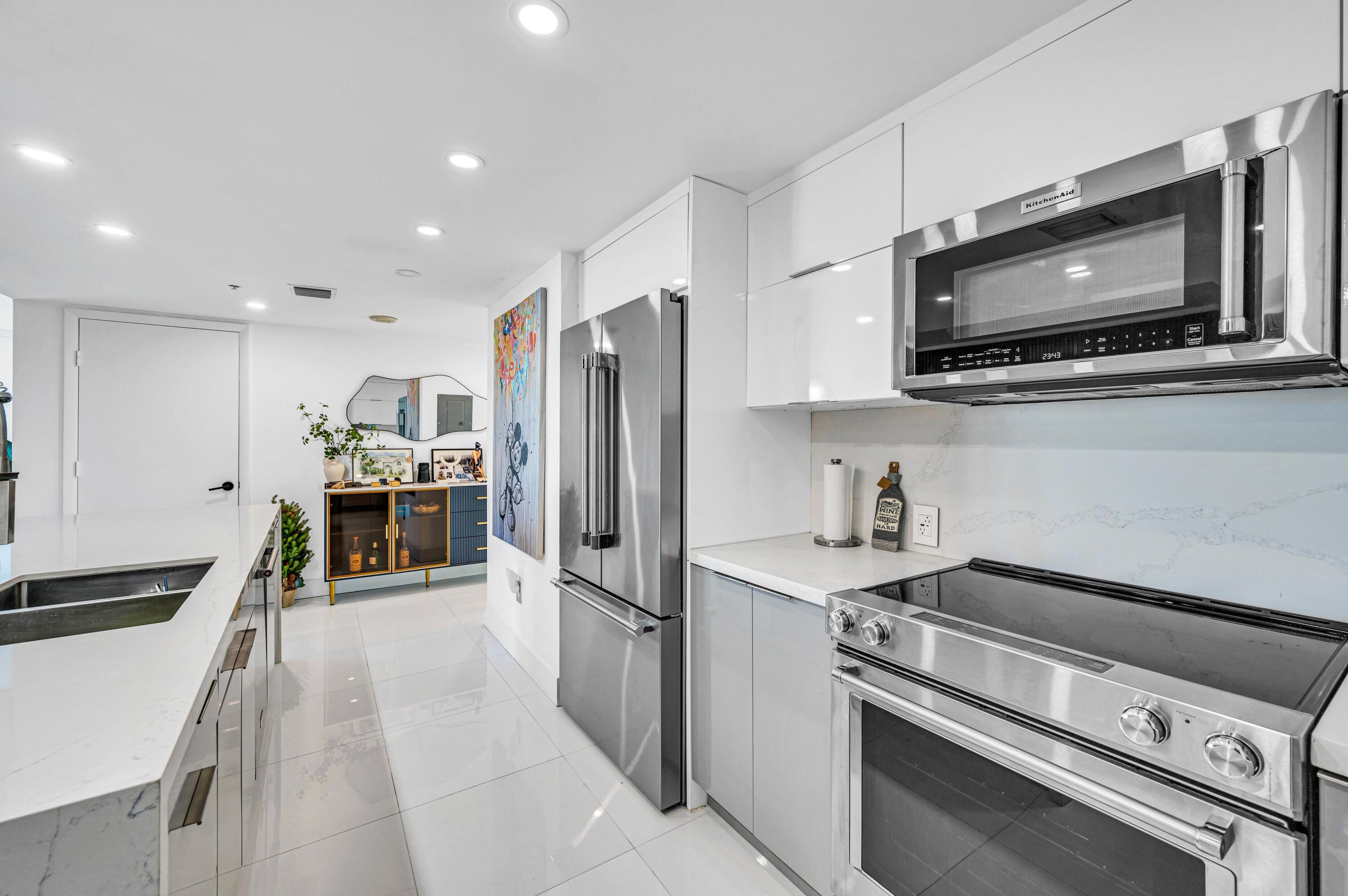 ONYX ON THE BAY CONDO - Residential