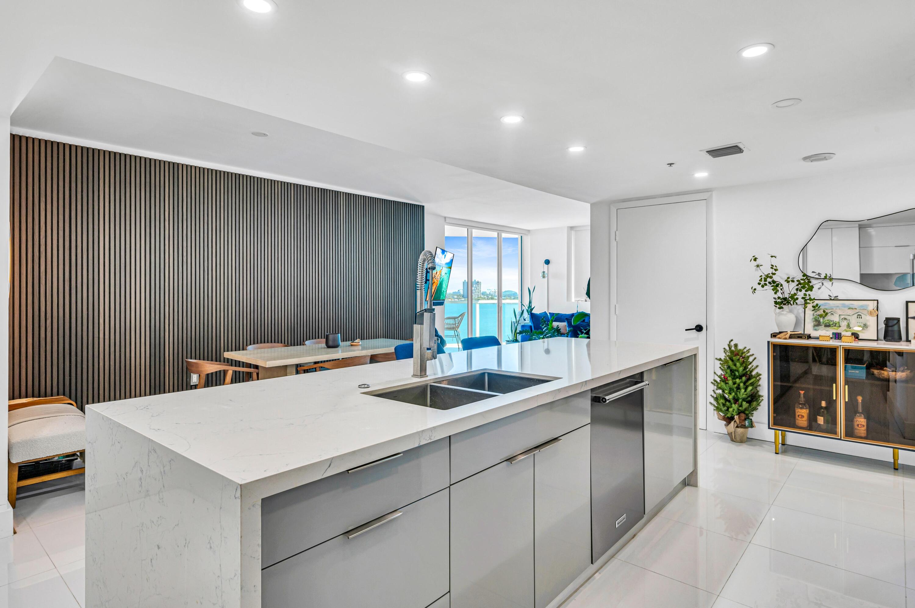 ONYX ON THE BAY CONDO - Residential